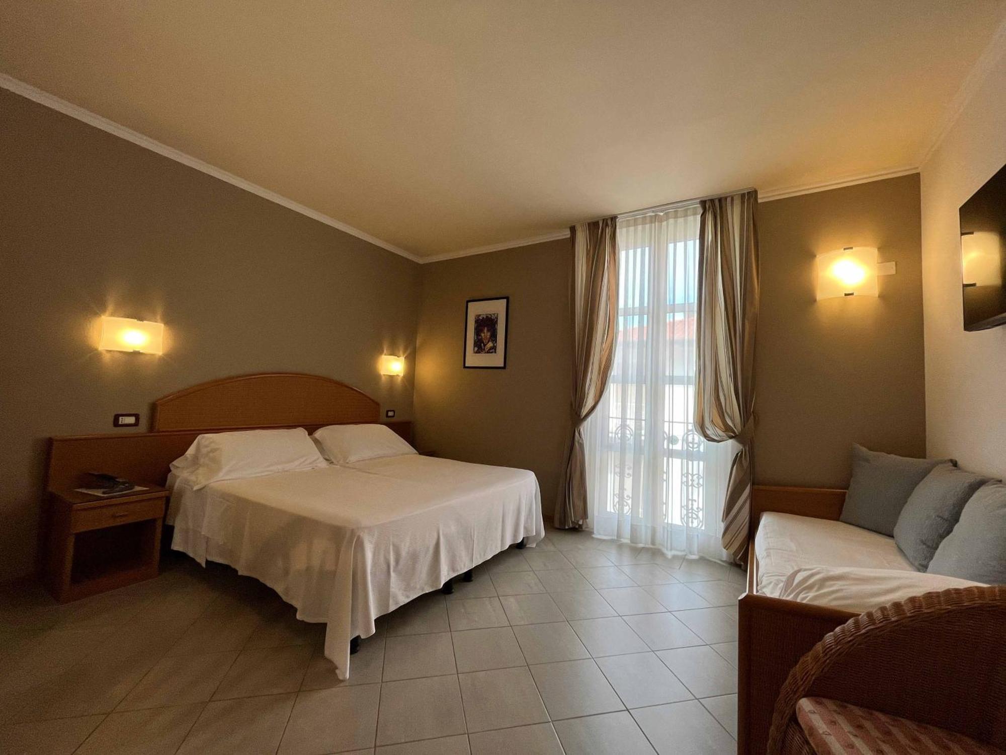 Hotel Regina 马尔米堡 外观 照片